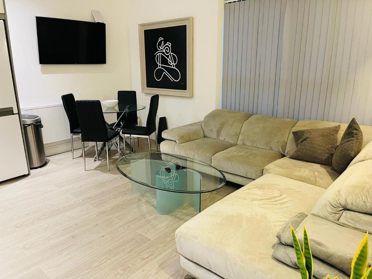 Salt Hill Windsor Legoland Eton Heathrow Luxury 2 Bed 1 Bath Free Parking Daire Slough Dış mekan fotoğraf