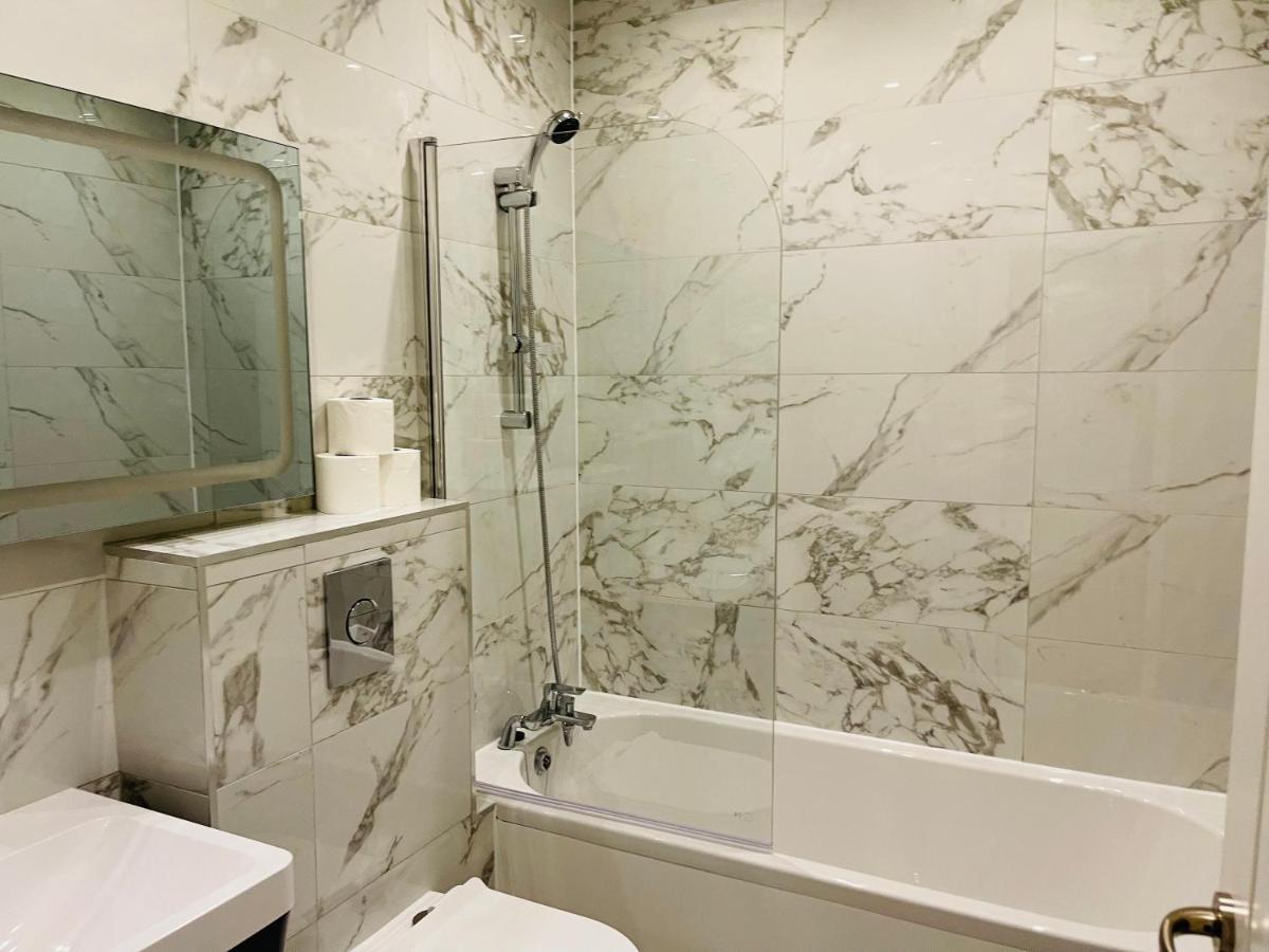 Salt Hill Windsor Legoland Eton Heathrow Luxury 2 Bed 1 Bath Free Parking Daire Slough Dış mekan fotoğraf